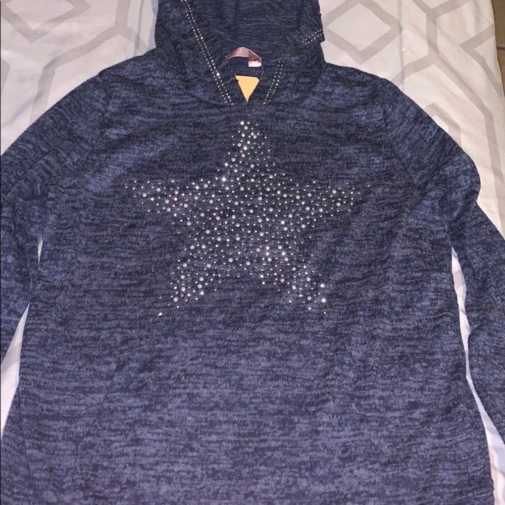 Long sleeve hooded shirt